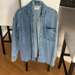 Show me your MuMu mountain button down jean shirt size M NWT